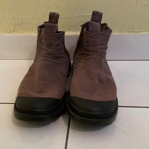 Skechers boots with just one use 10 size